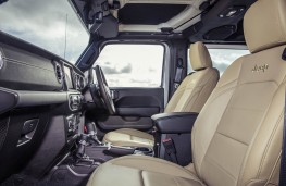 Jeep Wrangler, front seats